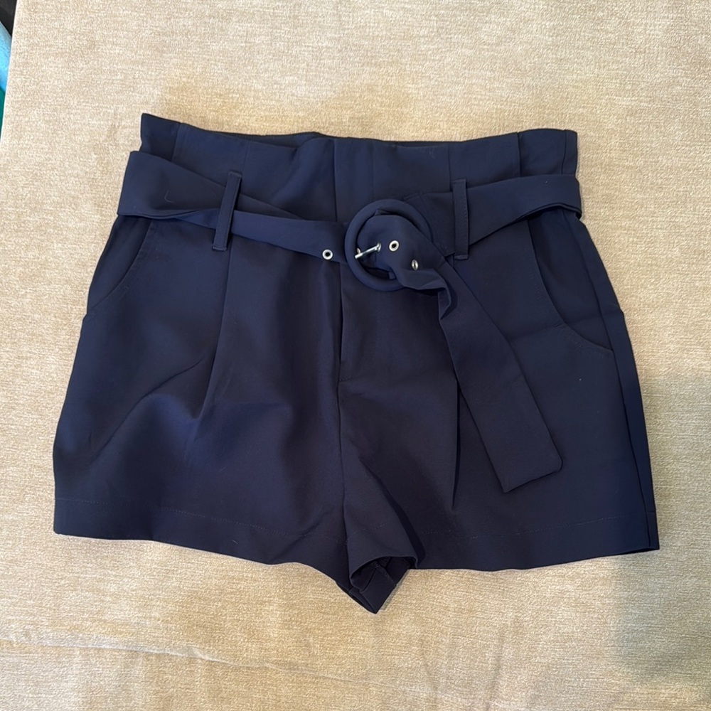 NWOT Forever 21 High-Waist Navy Belted Women's Shorts with Pockets